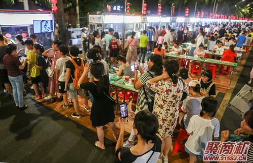 “东邪、西毒、南帝、北丐”小吃四大派，谁能问鼎餐饮江湖?_12